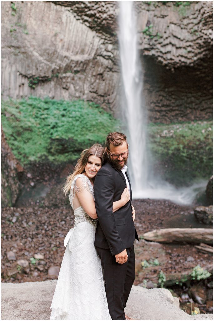 Latourell Falls Oregon Elopement Wedding Pictures Photography | Waterfall Wedding Pictures | Sam Areman Photo