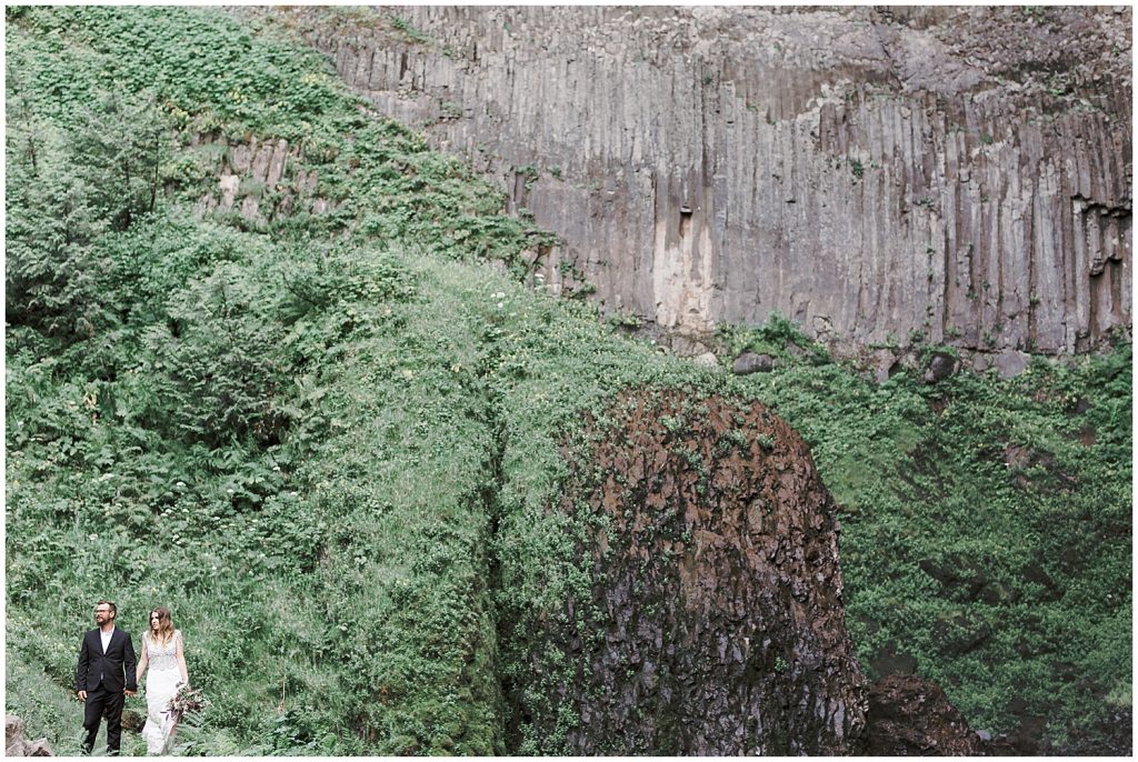 Latourell Falls Oregon Elopement Wedding Pictures Photography | Waterfall Wedding Pictures | Sam Areman Photo